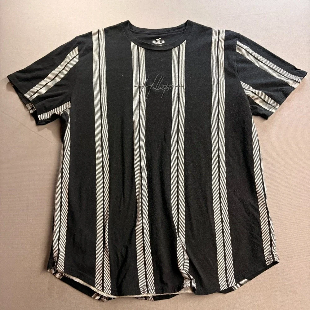 Hollister Mens XL Black Gray Vertical Stripe Script Logo Cotton T Shirt